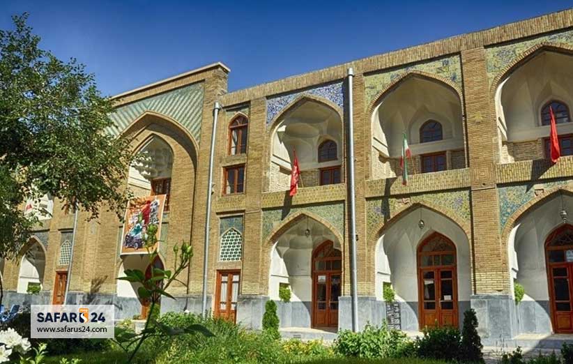 معماری مدرسه عباسقلی خان مشهد
