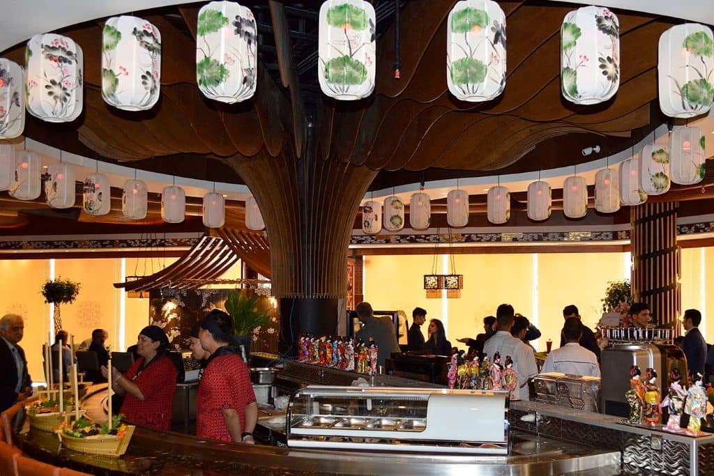 رستوران ژاپنی کنزو هتل آزادی تهران
