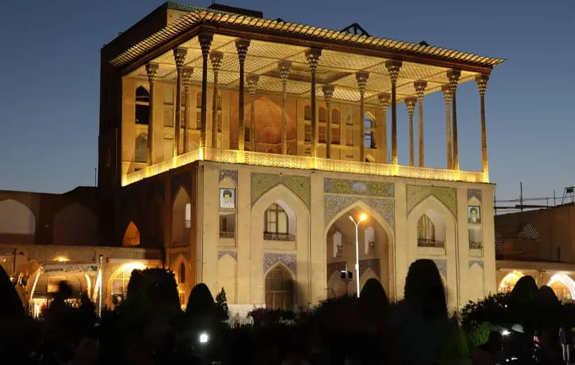 نمای کاخ عالی قاپو