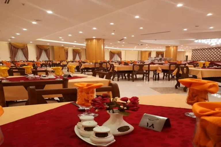 رستوران تور مشهد هتل ایزد