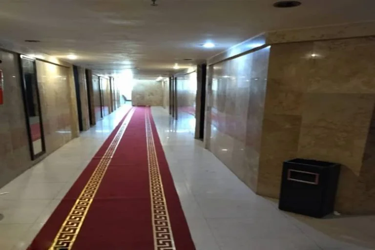راه رو ی اتاق تور مشهد هتل آراد